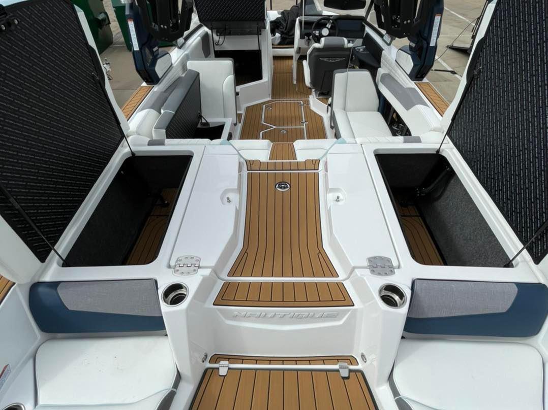 2022 Nautique G23 -55 hours,Thruster!, Original owner Icon