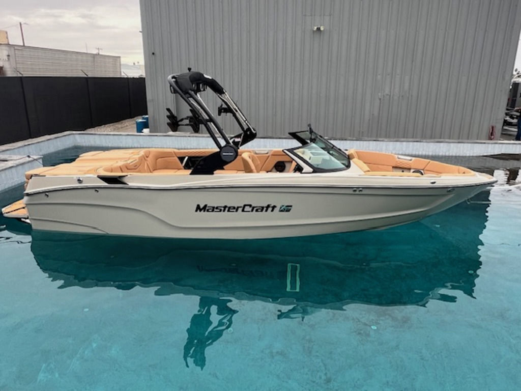 2025 Mastercraft XT25