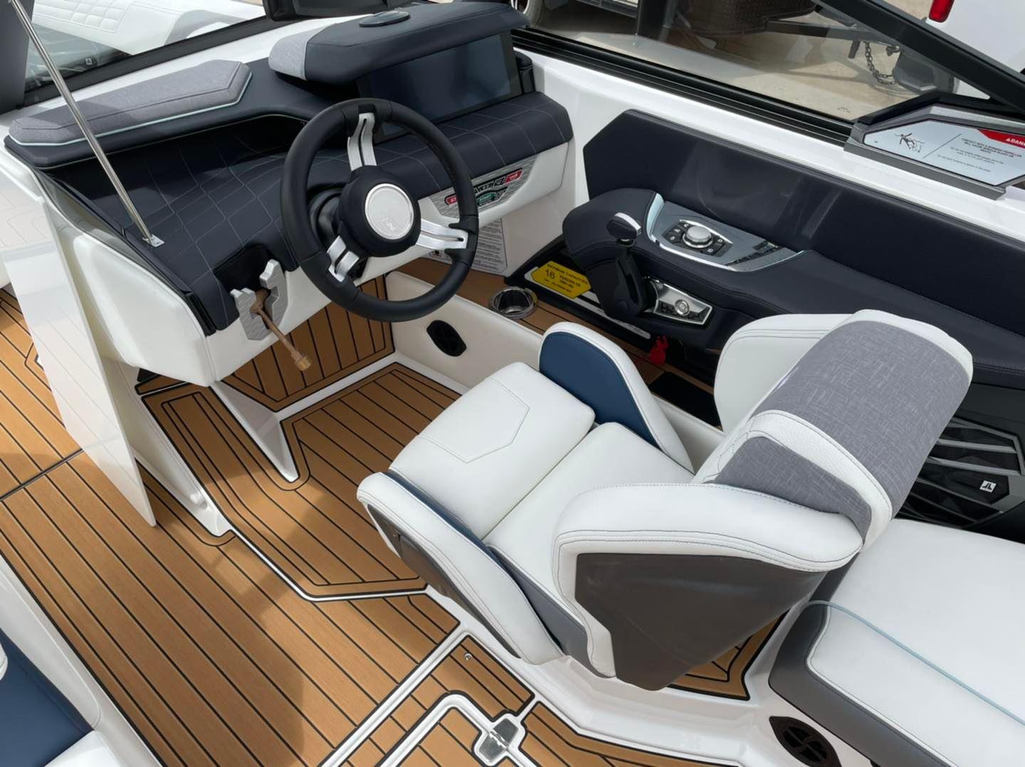 2022 Nautique G23 -55 hours,Thruster!, Original owner Icon