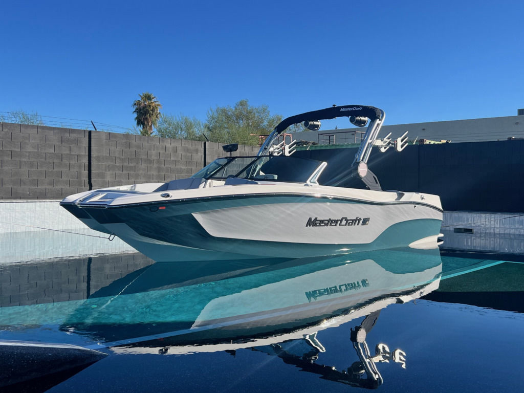 2025 Mastercraft XT22