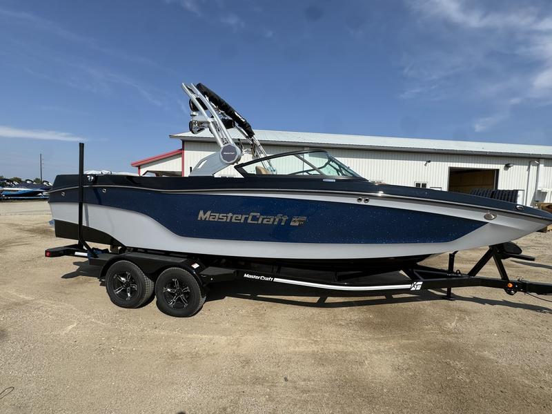 2025 MasterCraft XT24