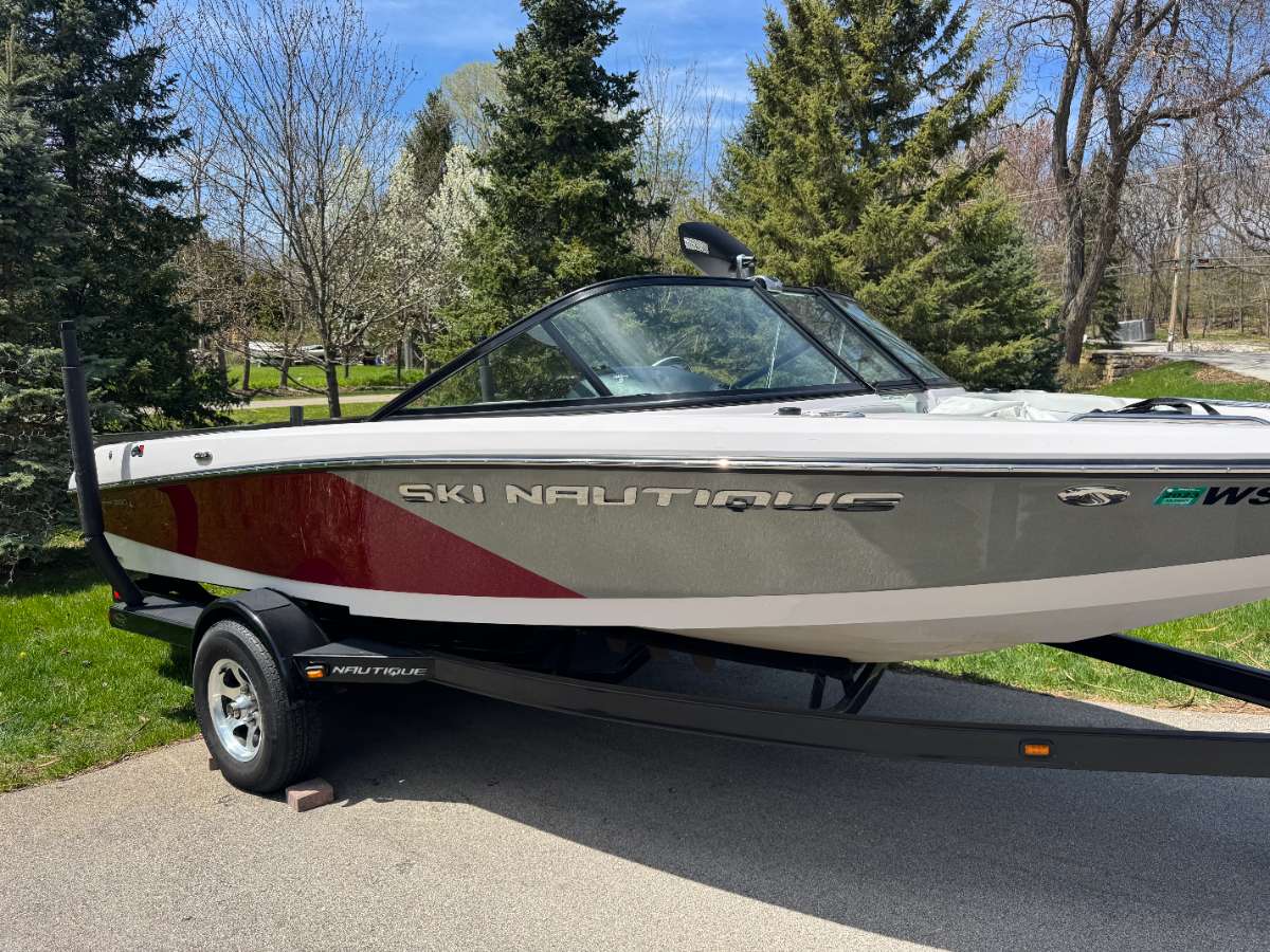 2011 Ski Nautique 200   Icon