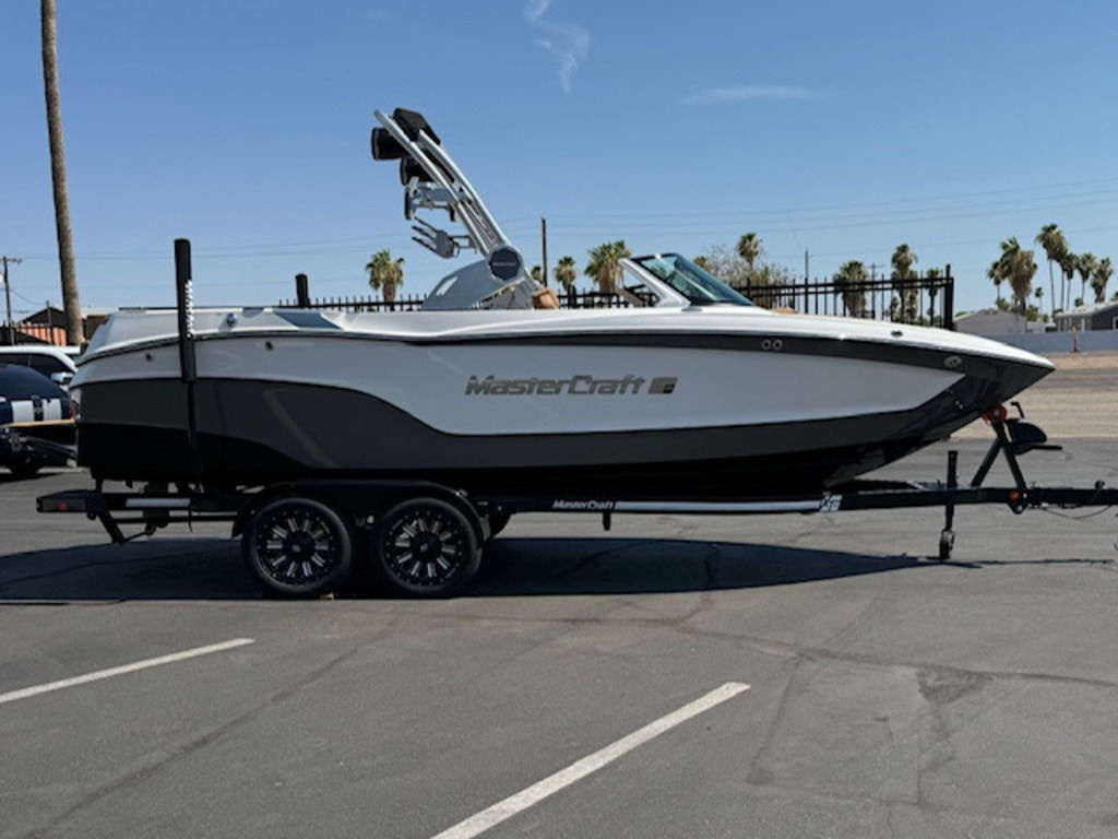 2024 Mastercraft XT23