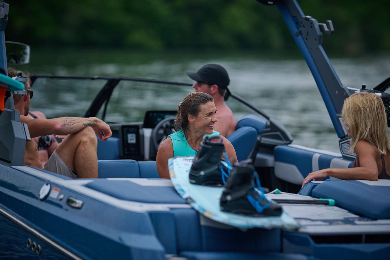 2026 Malibu 22 MXZ – Wake & Surf Boat Specs