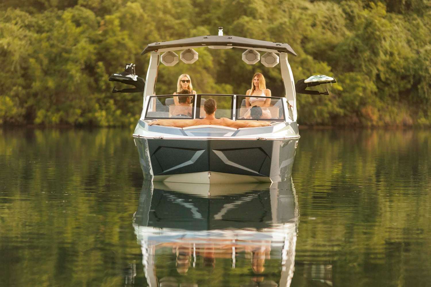 觀音23 2026 Tige Ultré 23ZX Boats for Sale | Specs & Prices