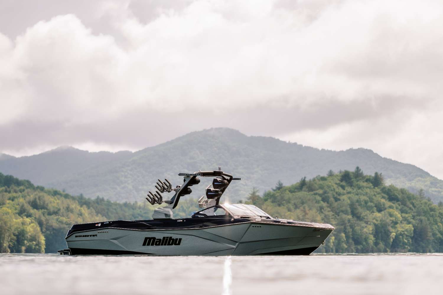 2025 Malibu 26 LSV Logo