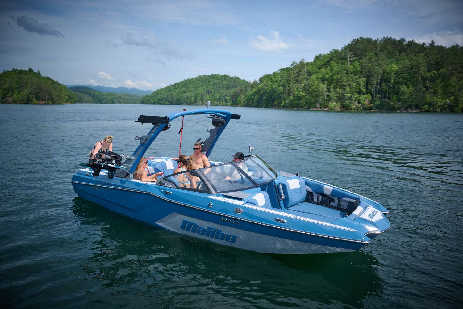 2026 Malibu 22 MXZ – Wake & Surf Boat Specs