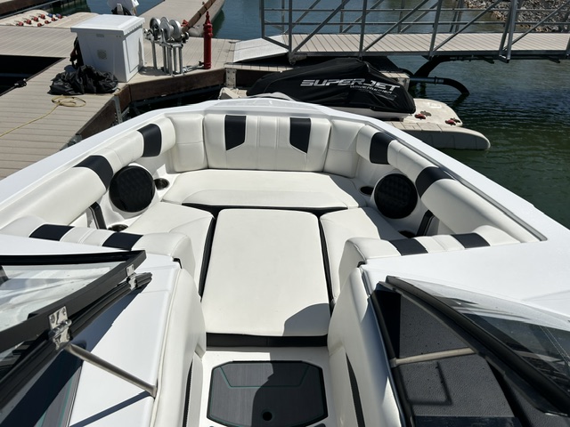 Review image for Malibu Boats 21 LX 2025 uploaded by Juliana baumkirchner on 2026-08-08
