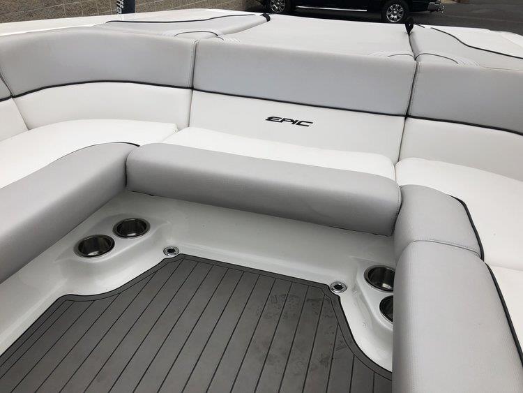 2012 Epic 21v Surf Boat