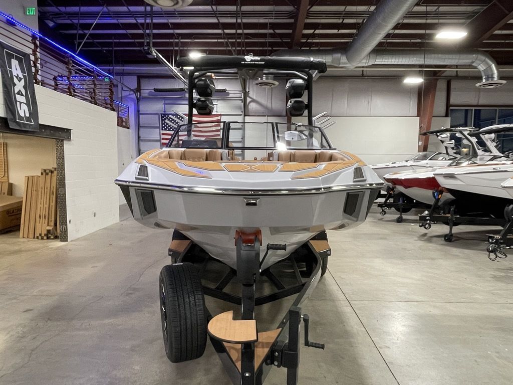 2025 Malibu Boats M230