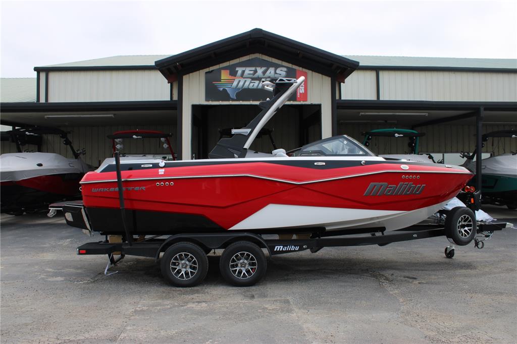 2023 Malibu 22 LSV