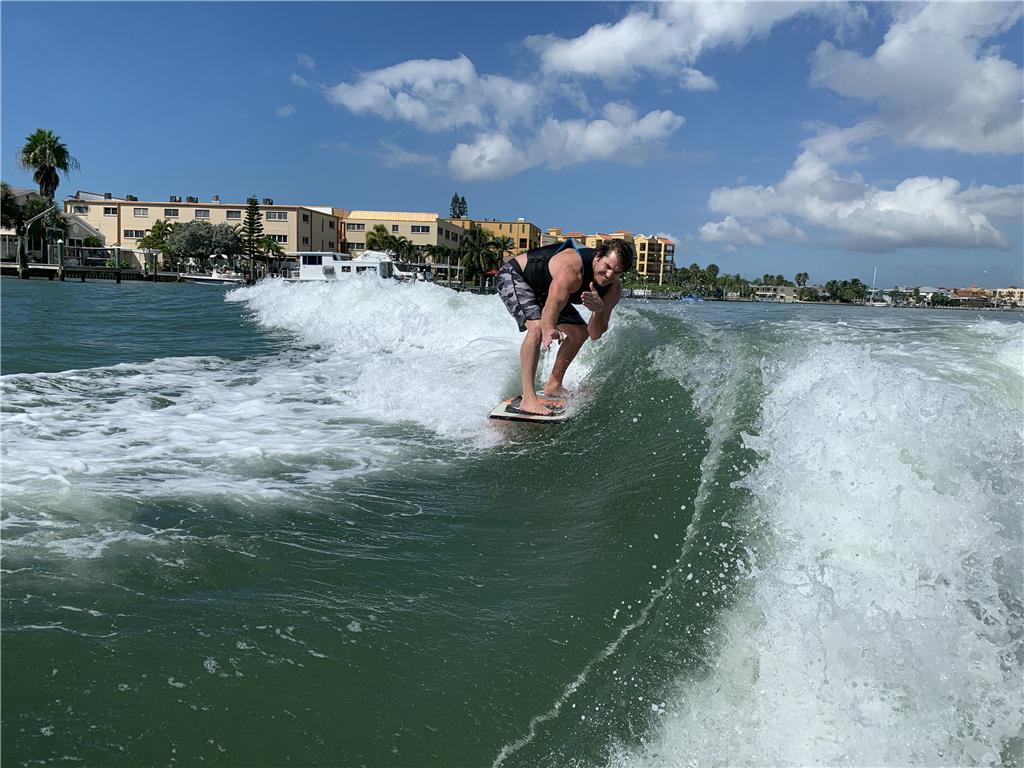2017 MasterCraft NXT 22 Saltwater Series