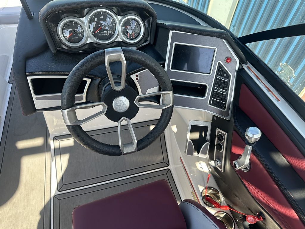 2022 MasterCraft XT20
