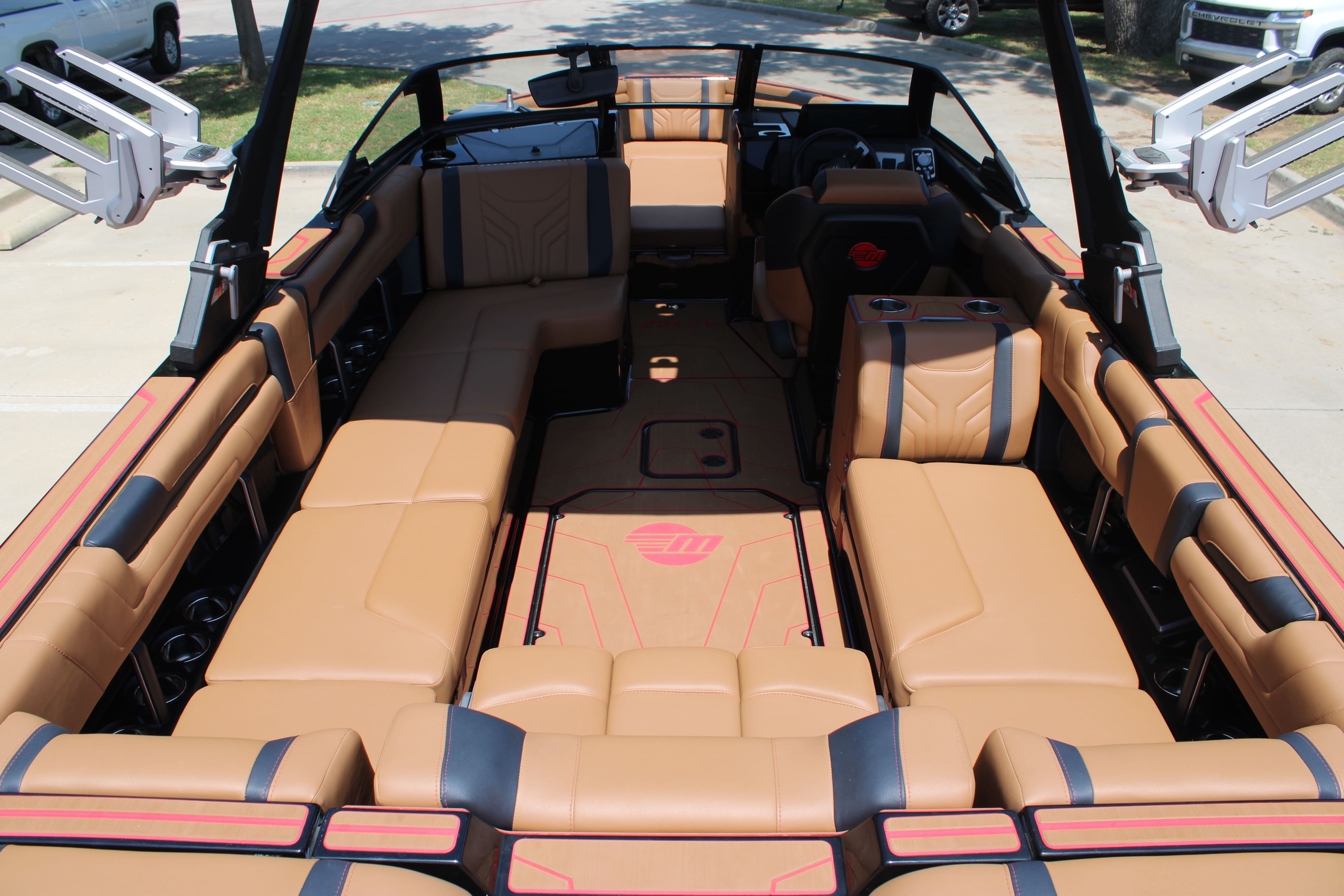 2025 Malibu 25 LSV