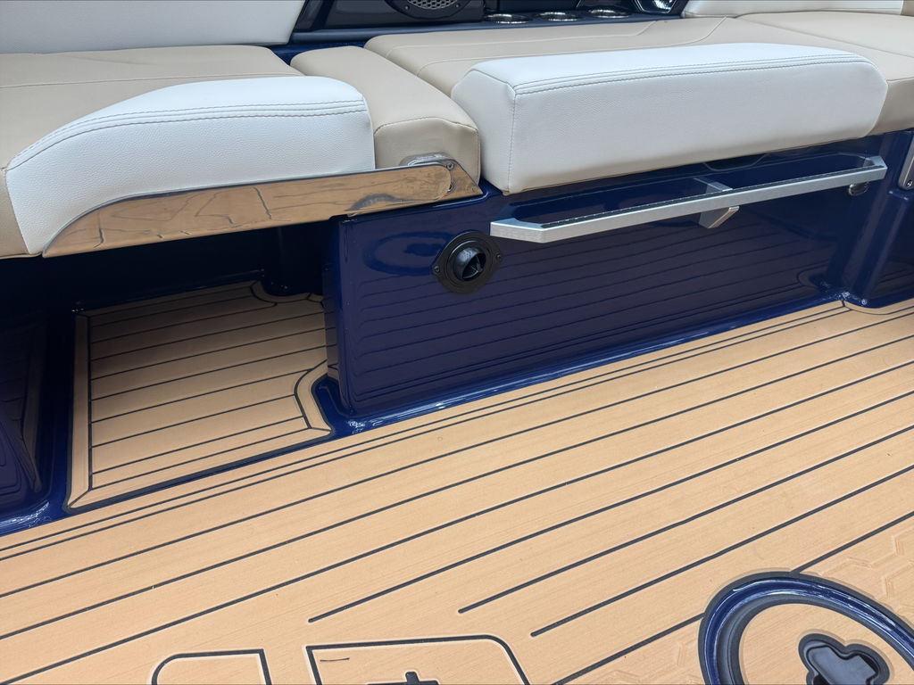 2025 MasterCraft XT24