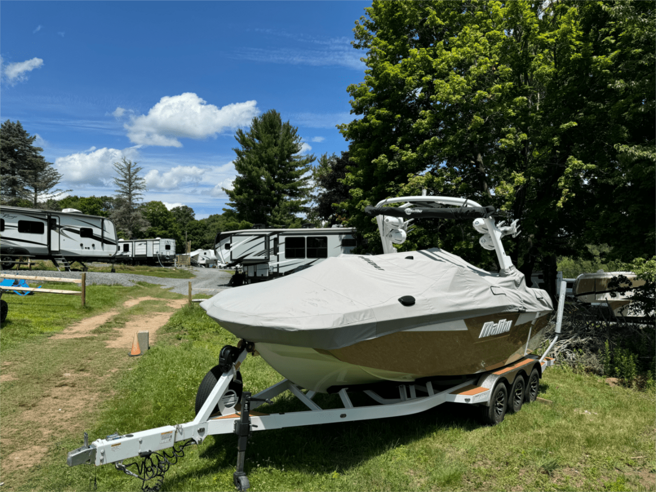 Malibu M240 &amp; Trailer – ONE Owner – LOW HOURS -Full Transferable Factory Warranty