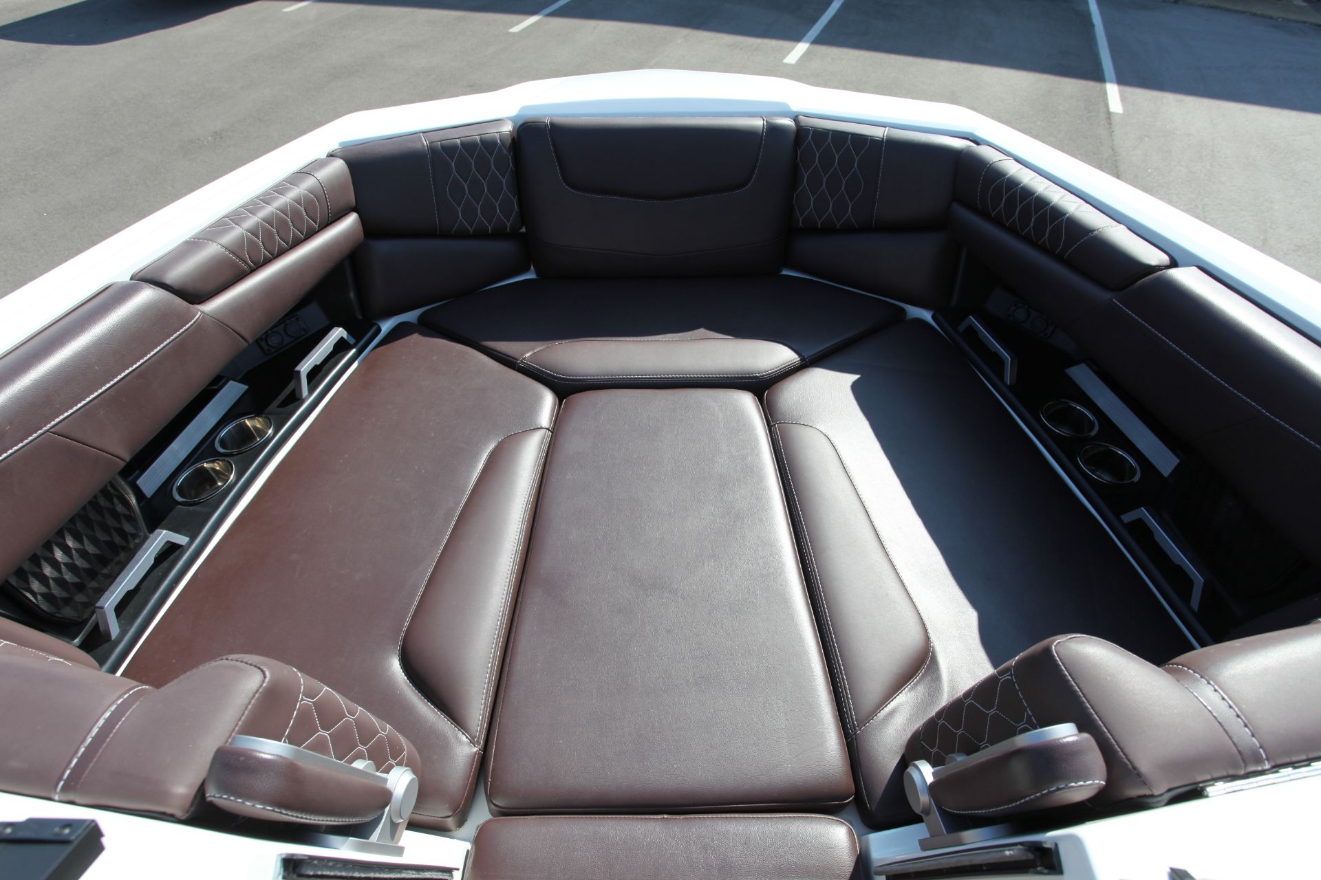2021 Malibu M220