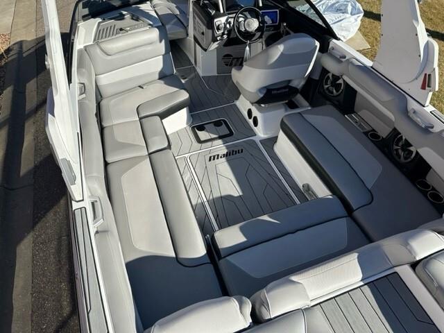 2017 Malibu M235 **Pending Deal**