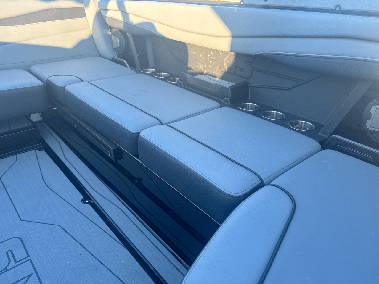 2025 Axis A225