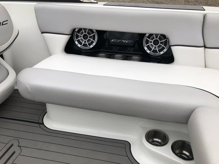 2012 Epic 21v Surf Boat