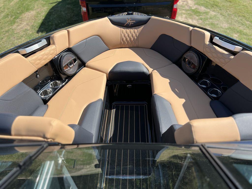2024 MasterCraft XT23 Ashley Kidd Edition