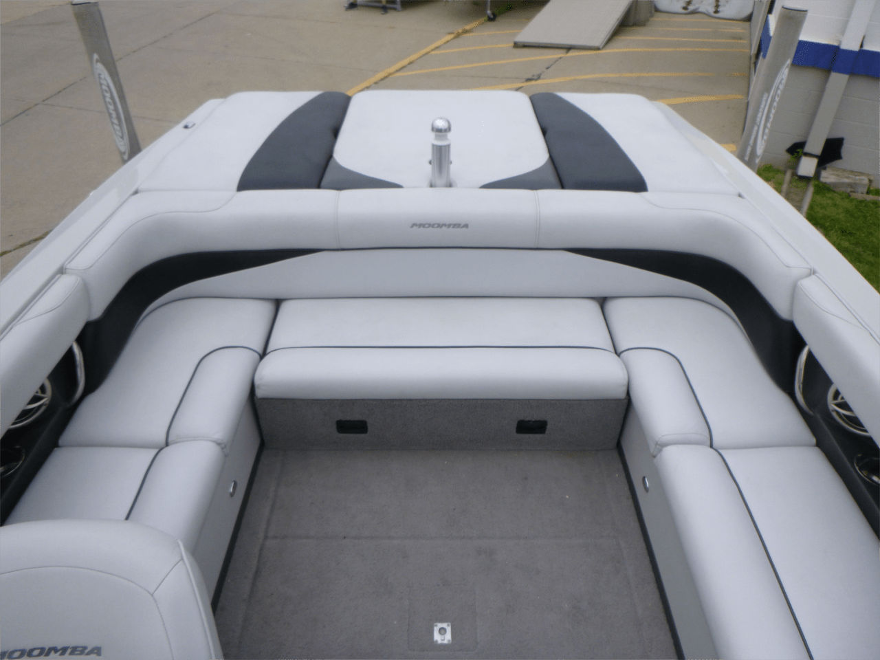2010 Moomba Outback V