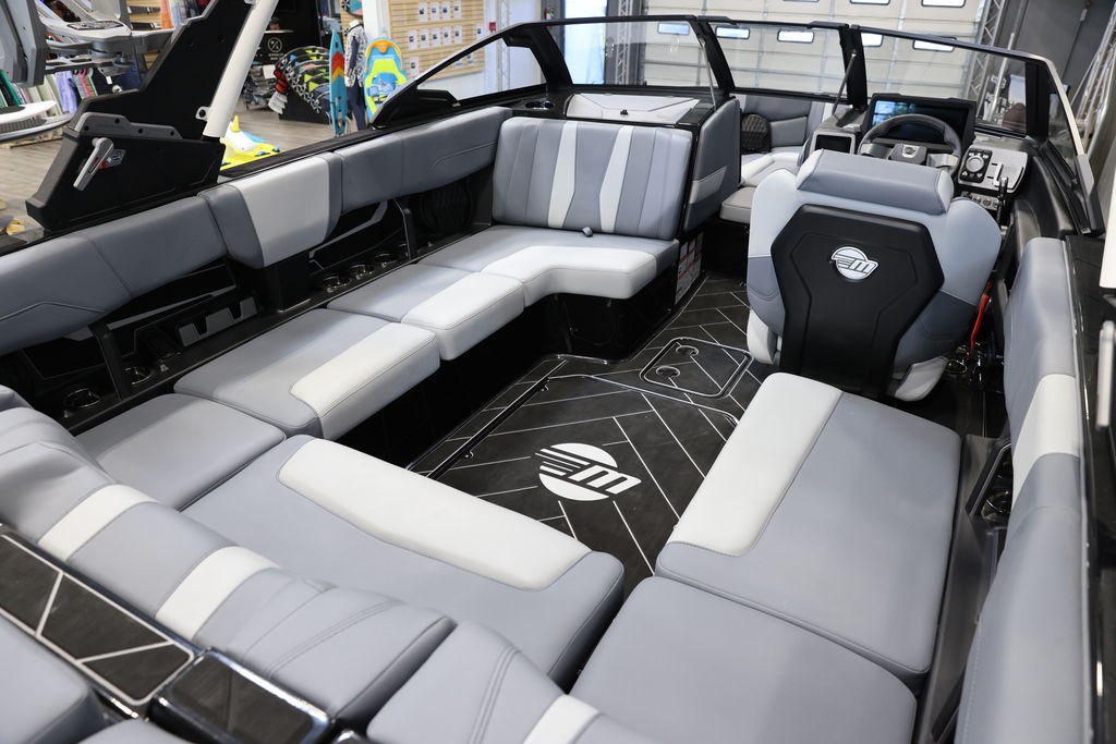 2024 Malibu Boats 22 LSV