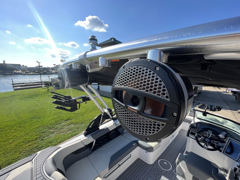 2024 MasterCraft XT20