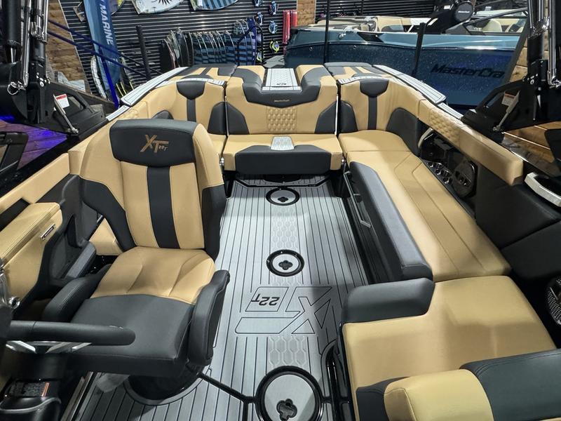 2025 MasterCraft XT22T