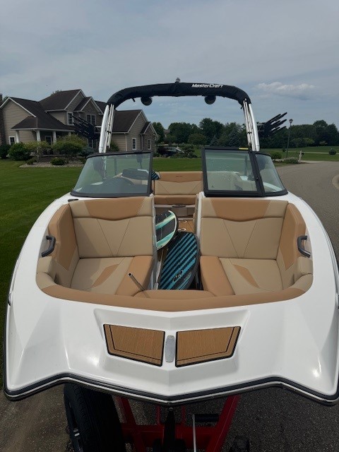 2023 Mastercraft NXT22 - Scarlet & Grey