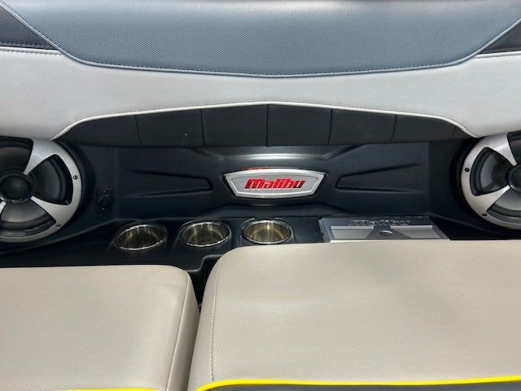 2018 Malibu Boats 23 LSV