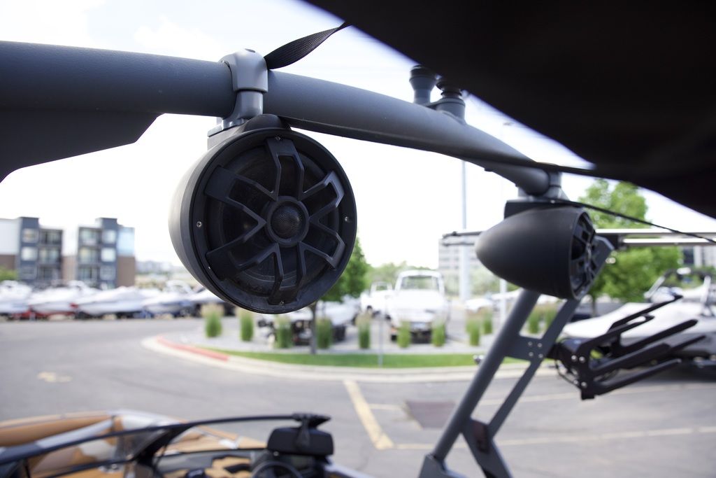 2022 Axis Wake Research A24
