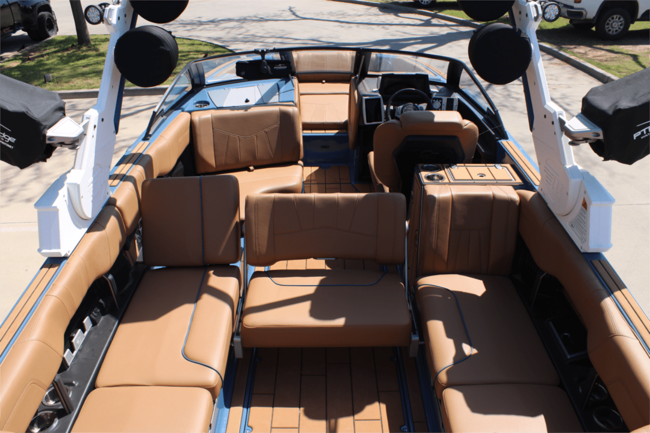 2022 Malibu 24 MXZ Icon