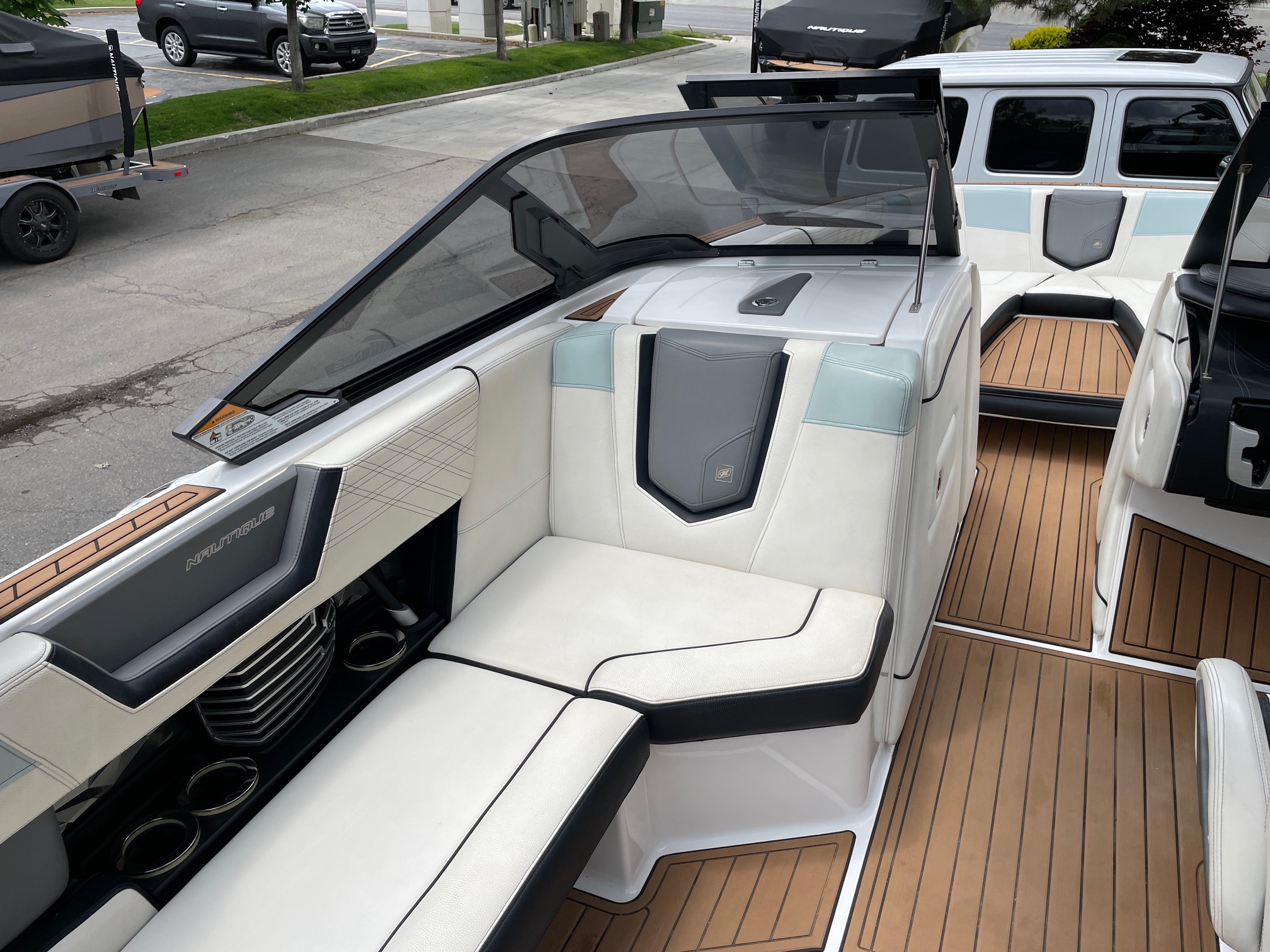 2019 NAUTIQUE G25 W/XR7 550HP SUPERCHARGED POWER PLANT