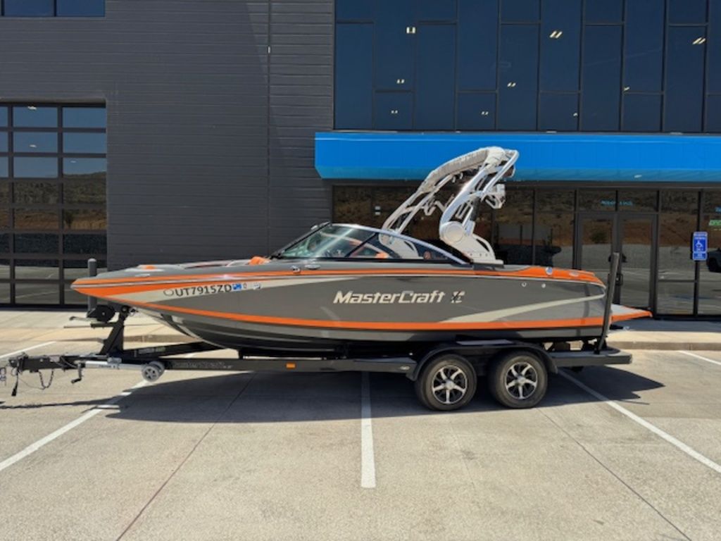 2014 MasterCraft X2