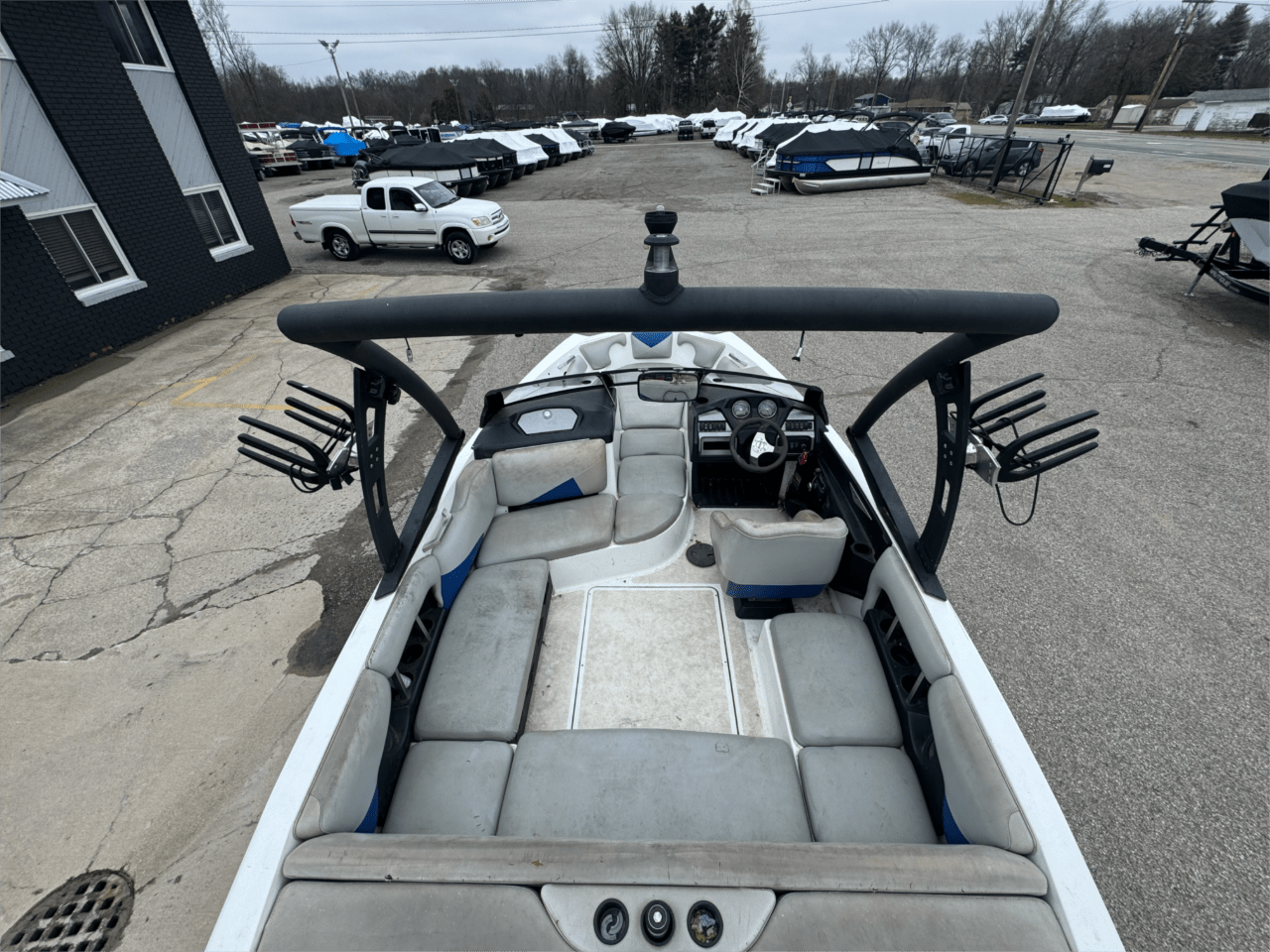 2012 AXIS A20 Icon