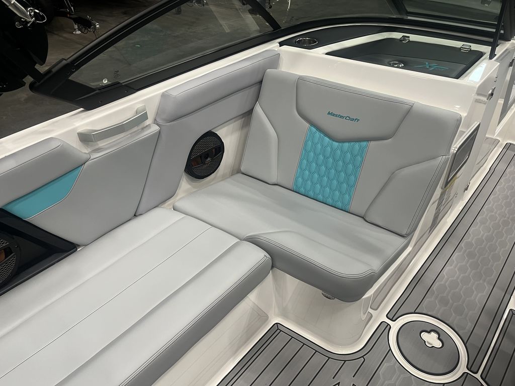 2025 MasterCraft XT22T