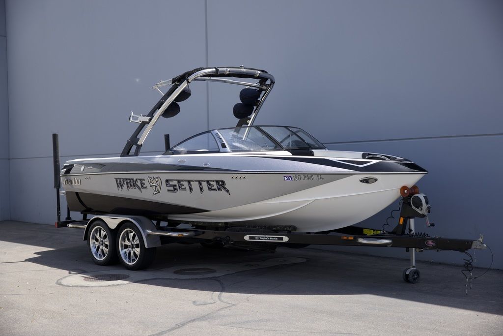 2011 Malibu Boats 23 LSV