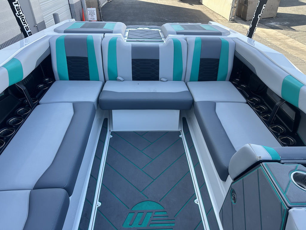 2023 Malibu Boats 26 LSV