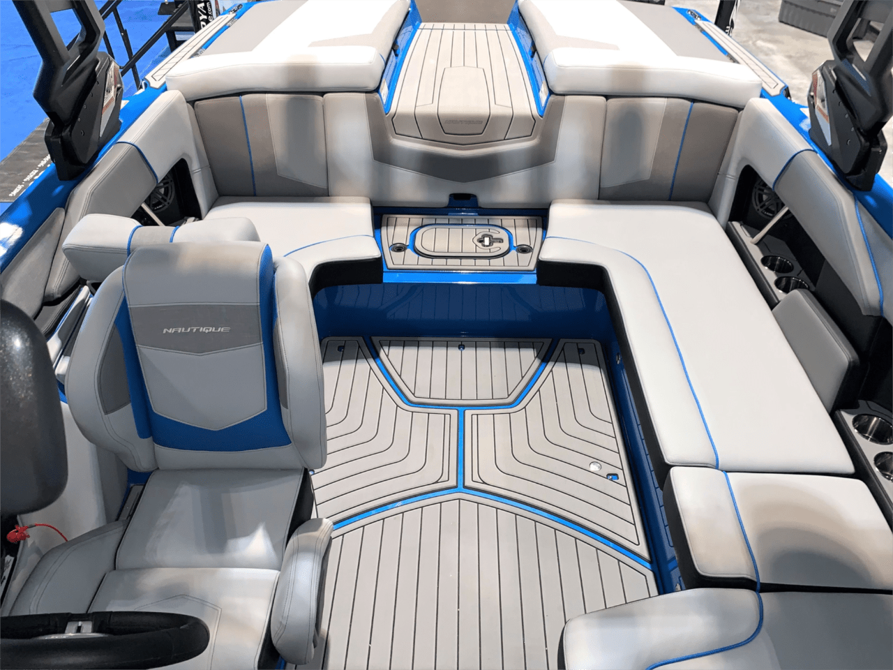 2021 Nautique Super Air 210