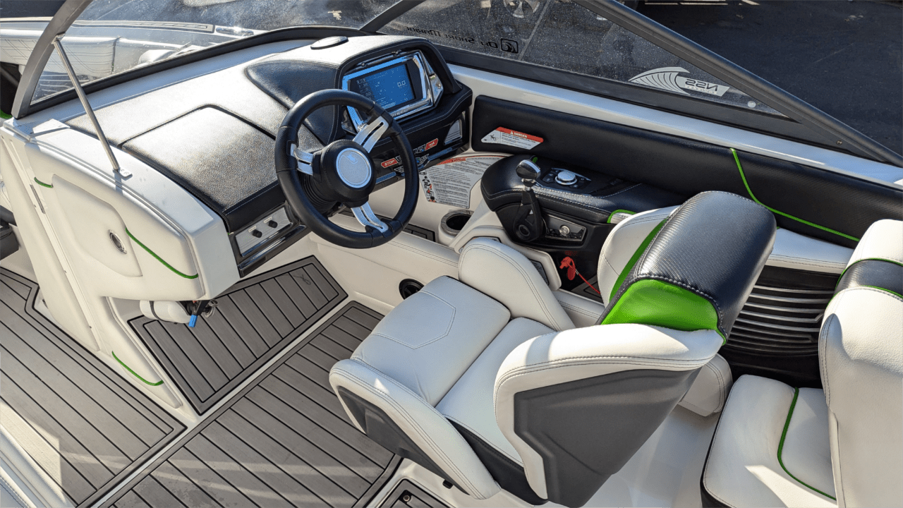 2016 Nautique G23 w/ Trailer