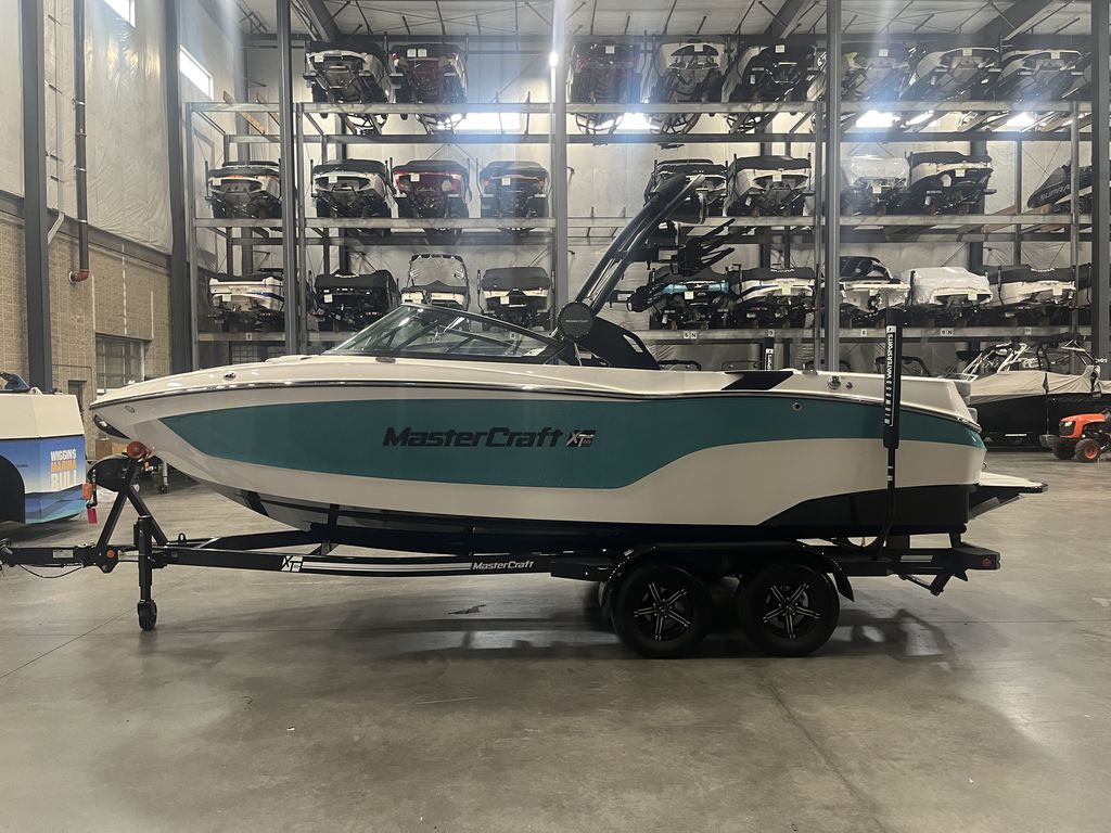 2025 MasterCraft XT22T