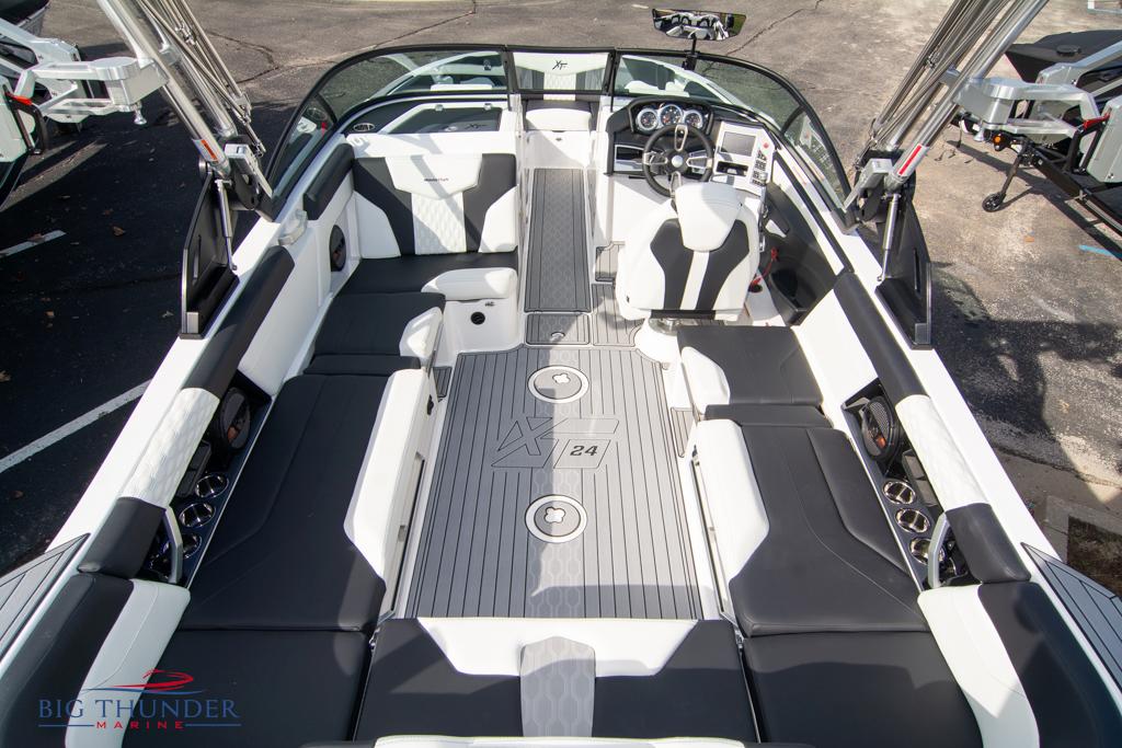2023 Mastercraft XT24