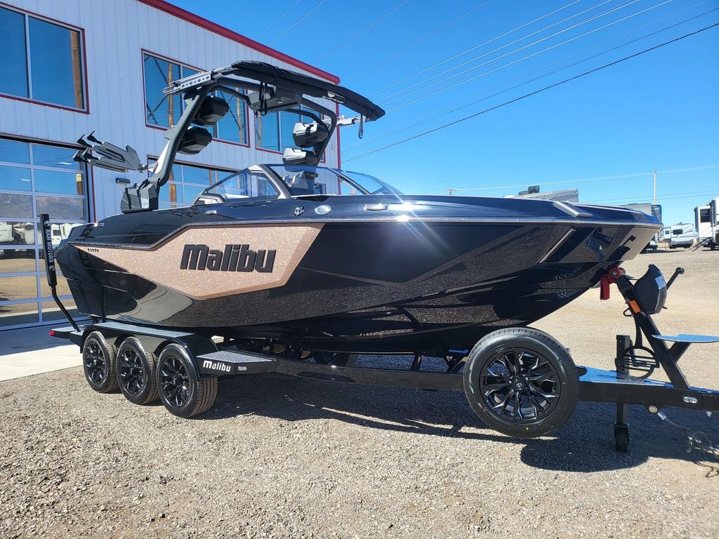 2025 Malibu Boats M230