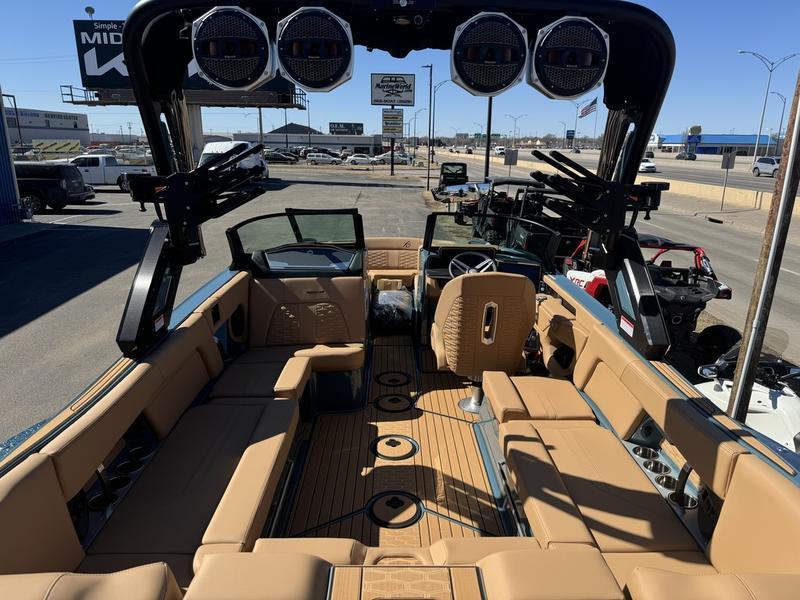2025 MasterCraft X24