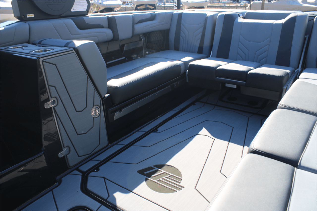 2025 Malibu 25 LSV