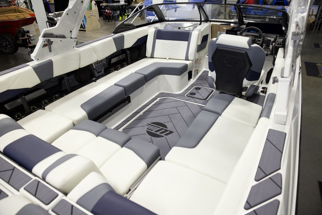 2025 Malibu Boats 23 LSV