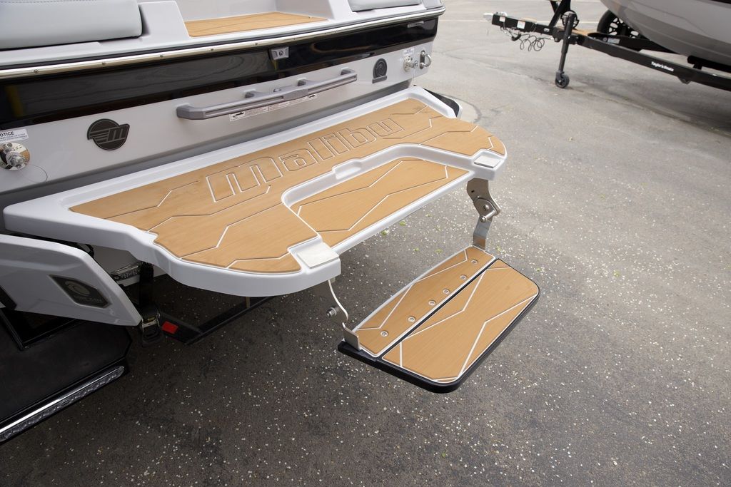 2025 Malibu Boats 24 MXZ