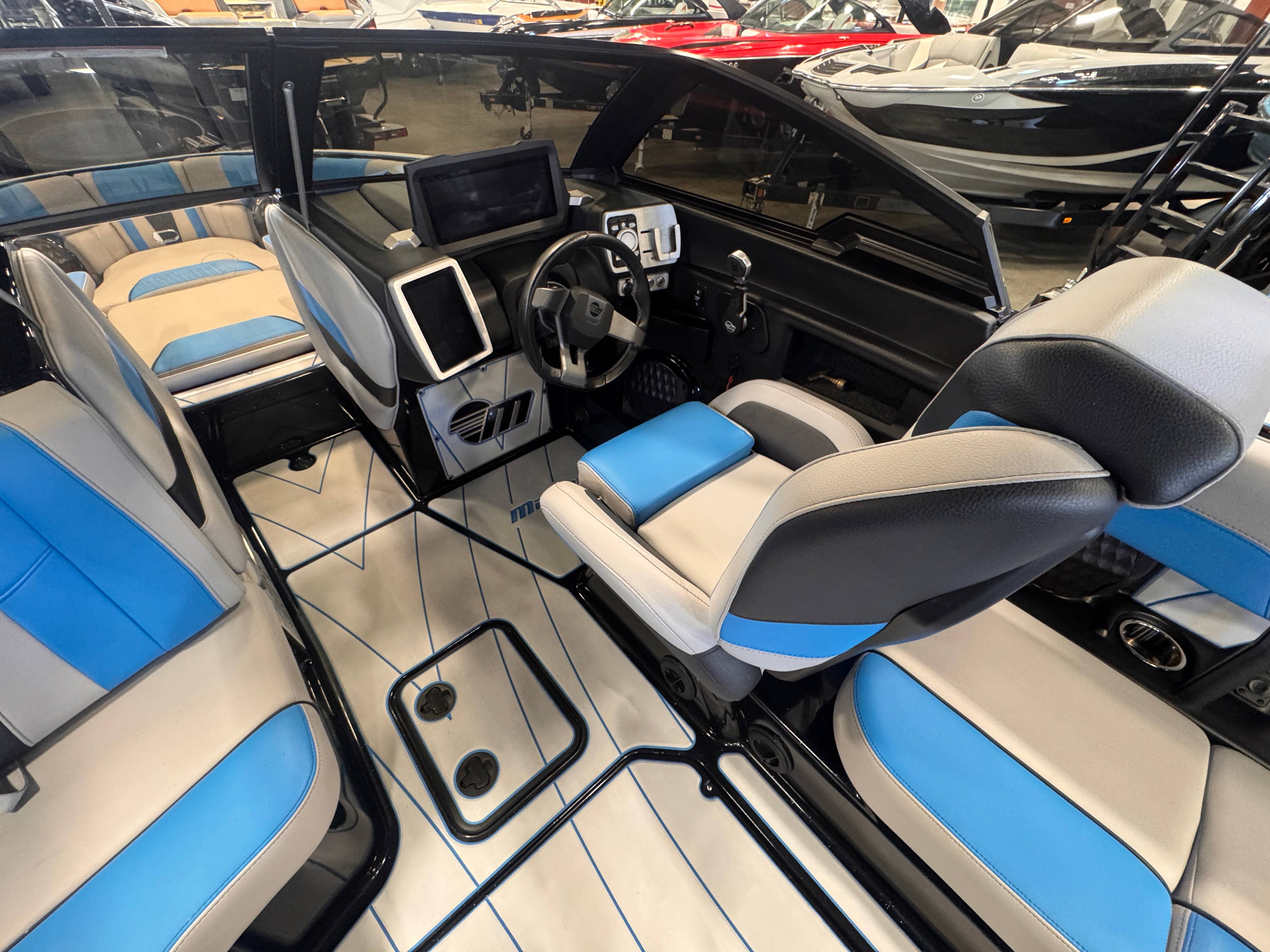 2022 Malibu 23 LSV