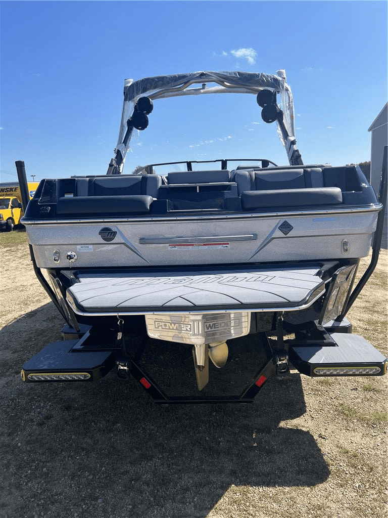 NEW 2024 MALIBU 23 LSV WAKESETTER w/ M6DI (DH) and TRAILER